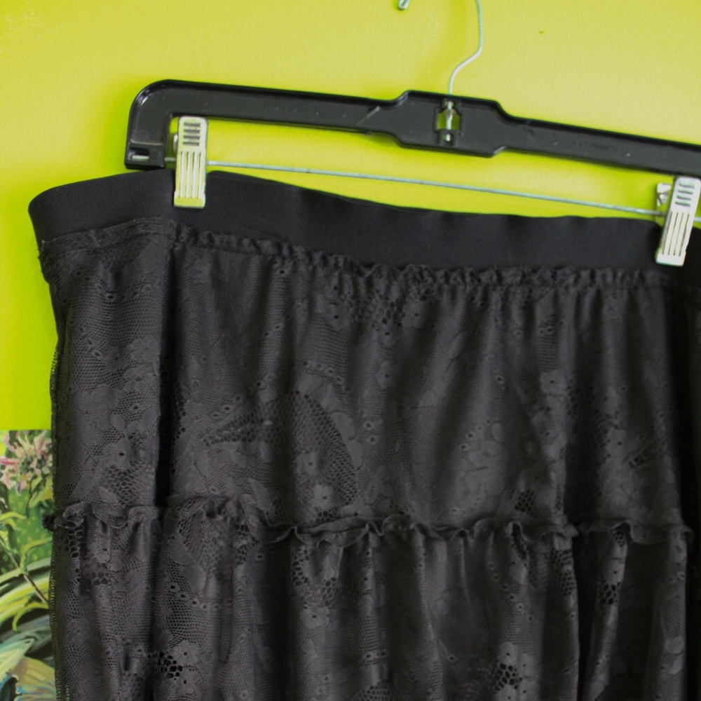 American Eagle lace tiered skirt